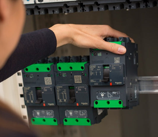 Schneider Expands U.S. Manufacturing Infrastructure as ForwardX and Lynx Drive European AMR Growth