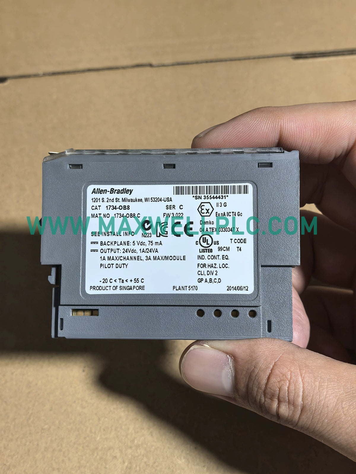 وحدة إخراج مصدر تيار مستمر رقمي من Allen-Bradley 1734-OB8 POINT I/O