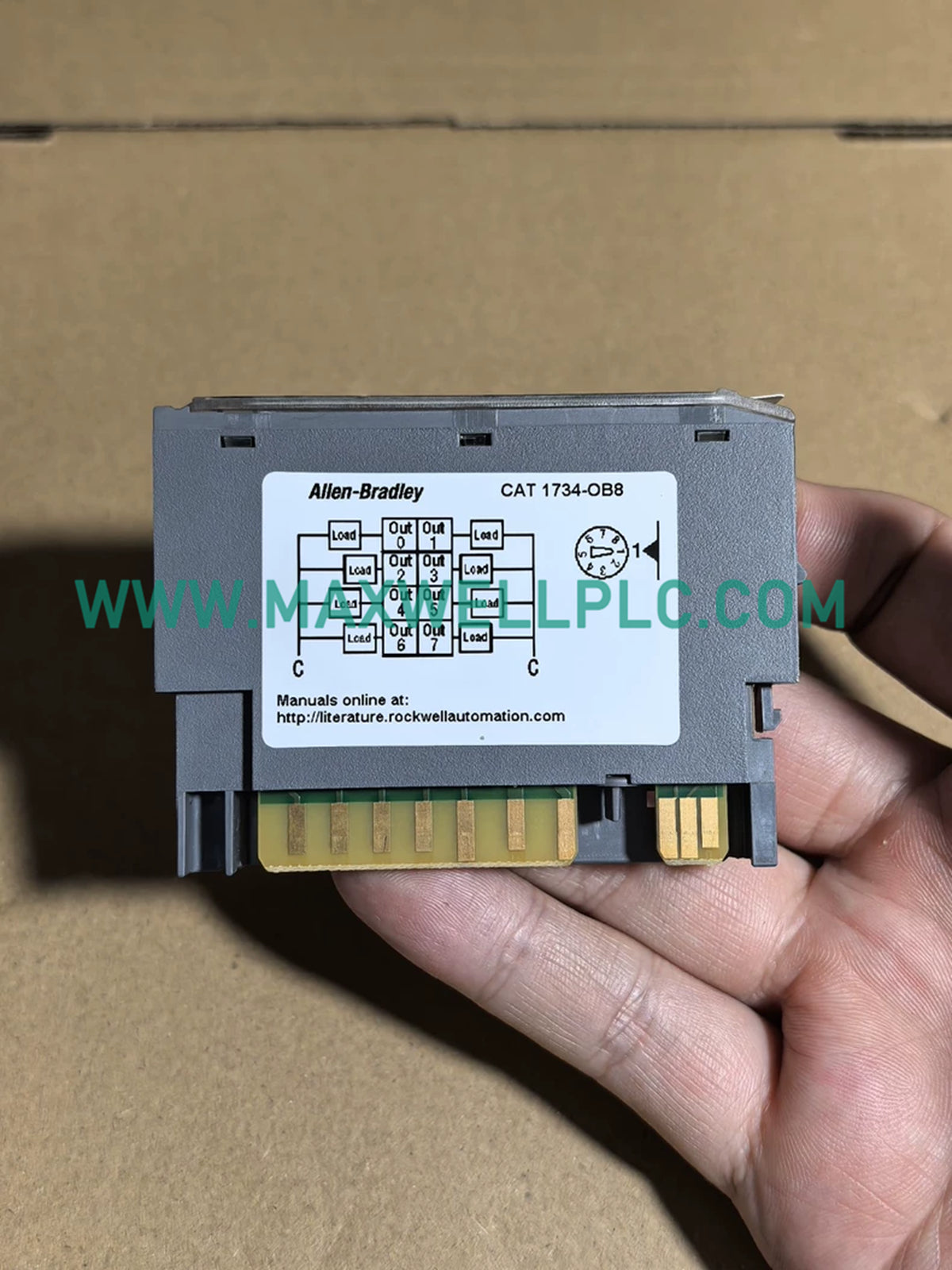 وحدة إخراج مصدر تيار مستمر رقمي من Allen-Bradley 1734-OB8 POINT I/O