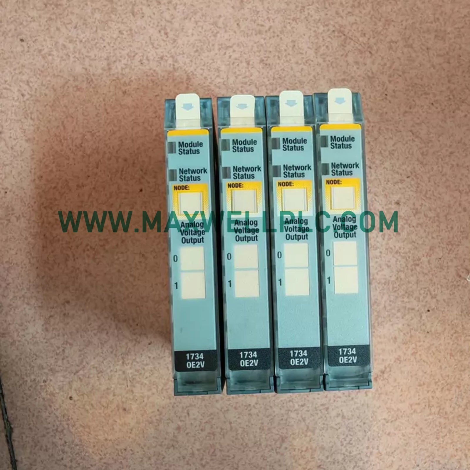 وحدة الإخراج التماثلي 1734-OE2V من سلسلة Allen-Bradley POINT I/O