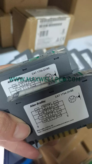 وحدة خرج رقمية DC Sinking طراز 1734-OV8E من Allen-Bradley بنظام POINT I/O