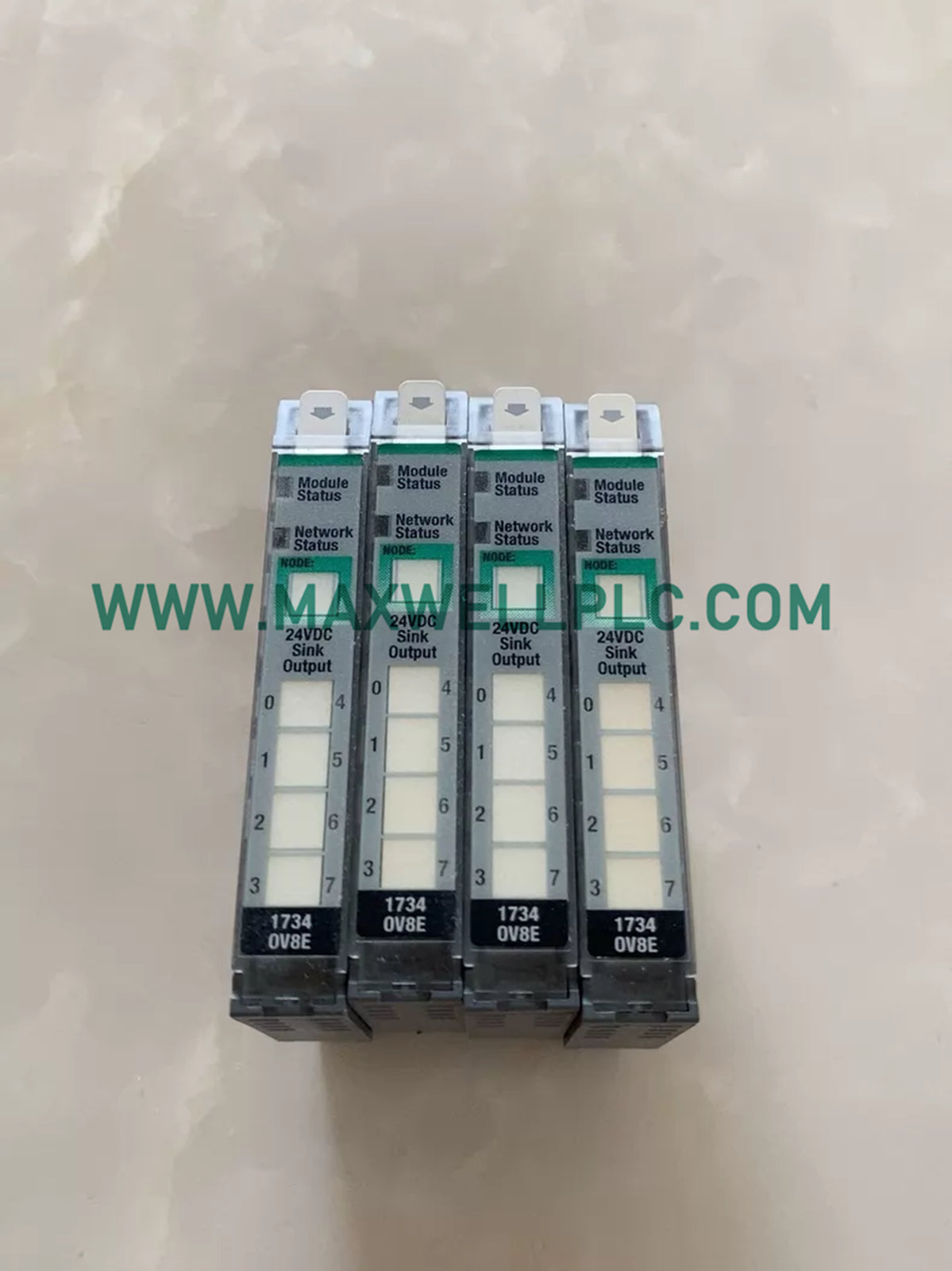 وحدة خرج رقمية DC Sinking طراز 1734-OV8E من Allen-Bradley بنظام POINT I/O
