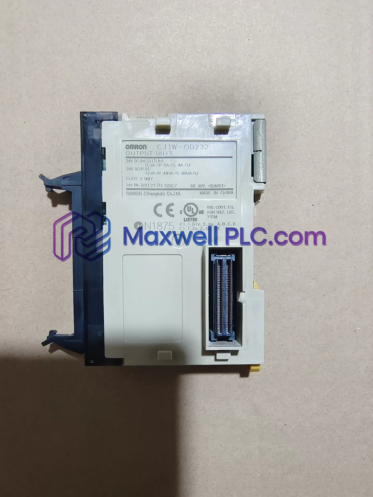 وحدة خرج الترانزستور Omron CJ1W-OD233 سلسلة CJ1