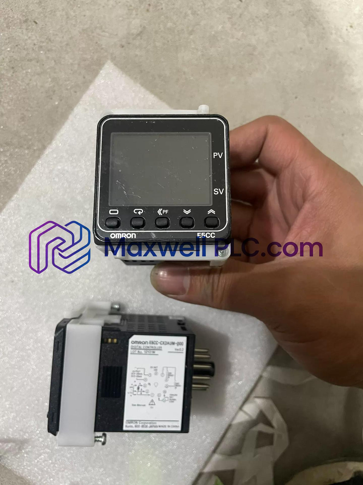 E5CC-CX2AUM-000 جهاز تحكم رقمي في درجة الحرارة من أومرون، سلسلة E5CC