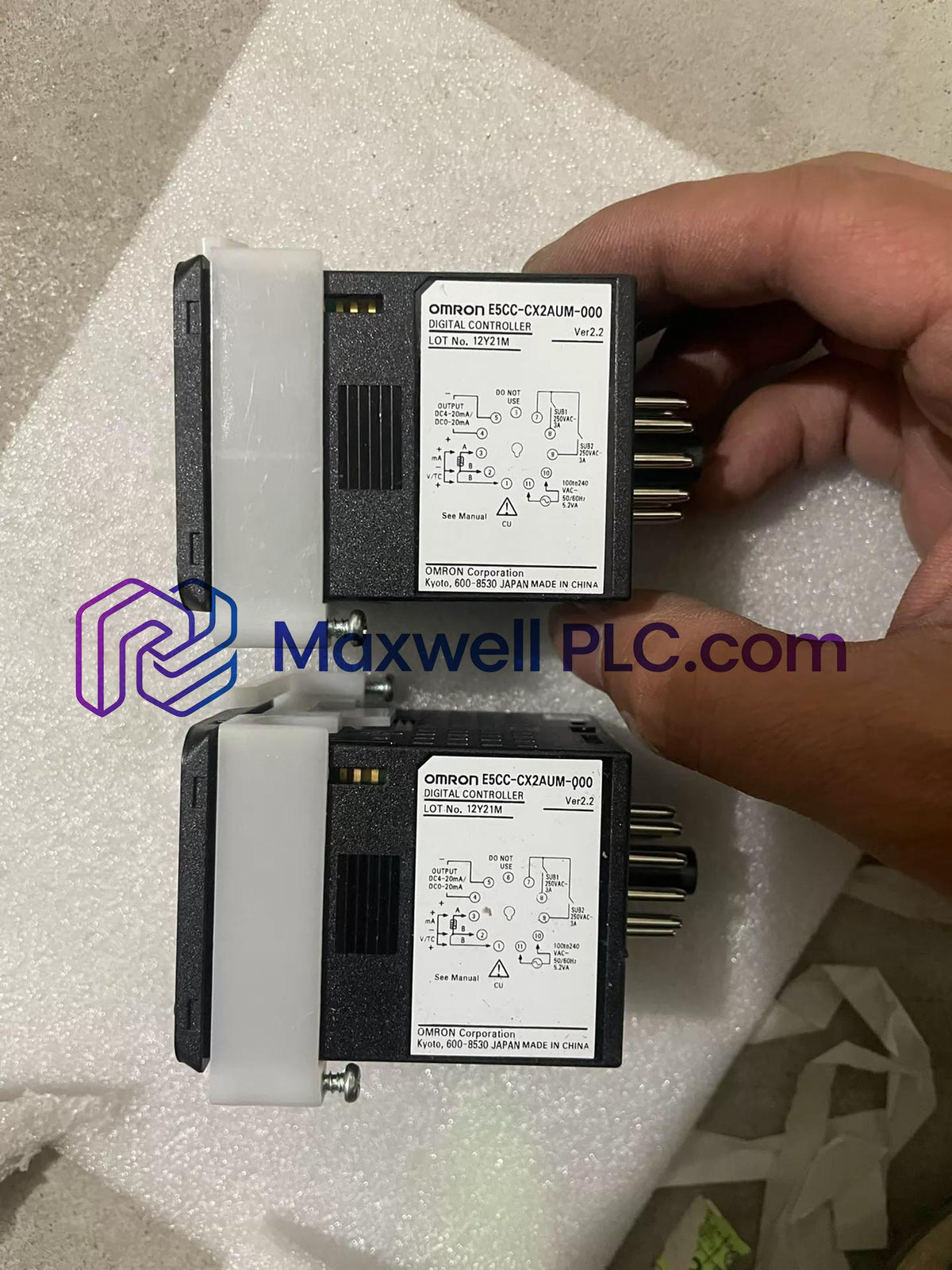E5CC-CX2AUM-000 Omron Digital Temperature Controller E5CC Series