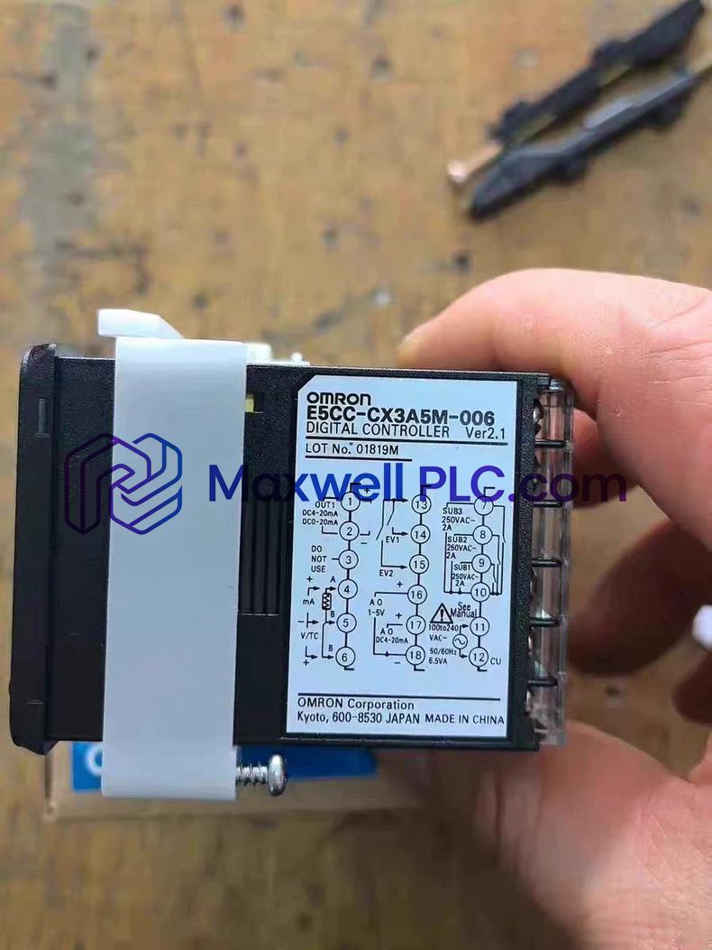 E5CC-CX3A5M-004 وحدة تحكم رقمية في درجة الحرارة من سلسلة Omron E5CC