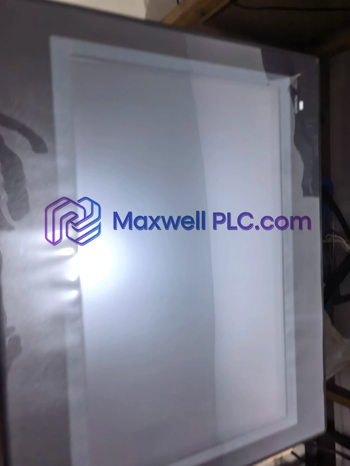 شاشة واجهة المستخدم (HMI) التي تعمل باللمس من سلسلة NB، موديل NB10W-TW01B، من شركة أومرون (Omron)