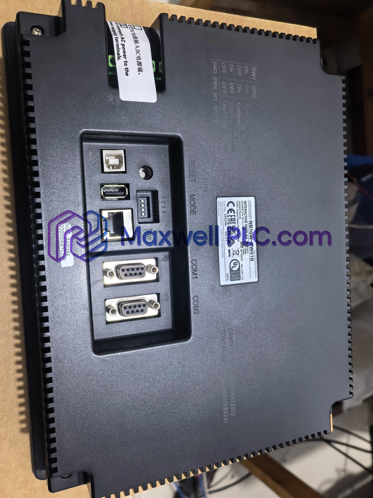شاشة واجهة المستخدم (HMI) التي تعمل باللمس من سلسلة NB، موديل NB10W-TW01B، من شركة أومرون (Omron)