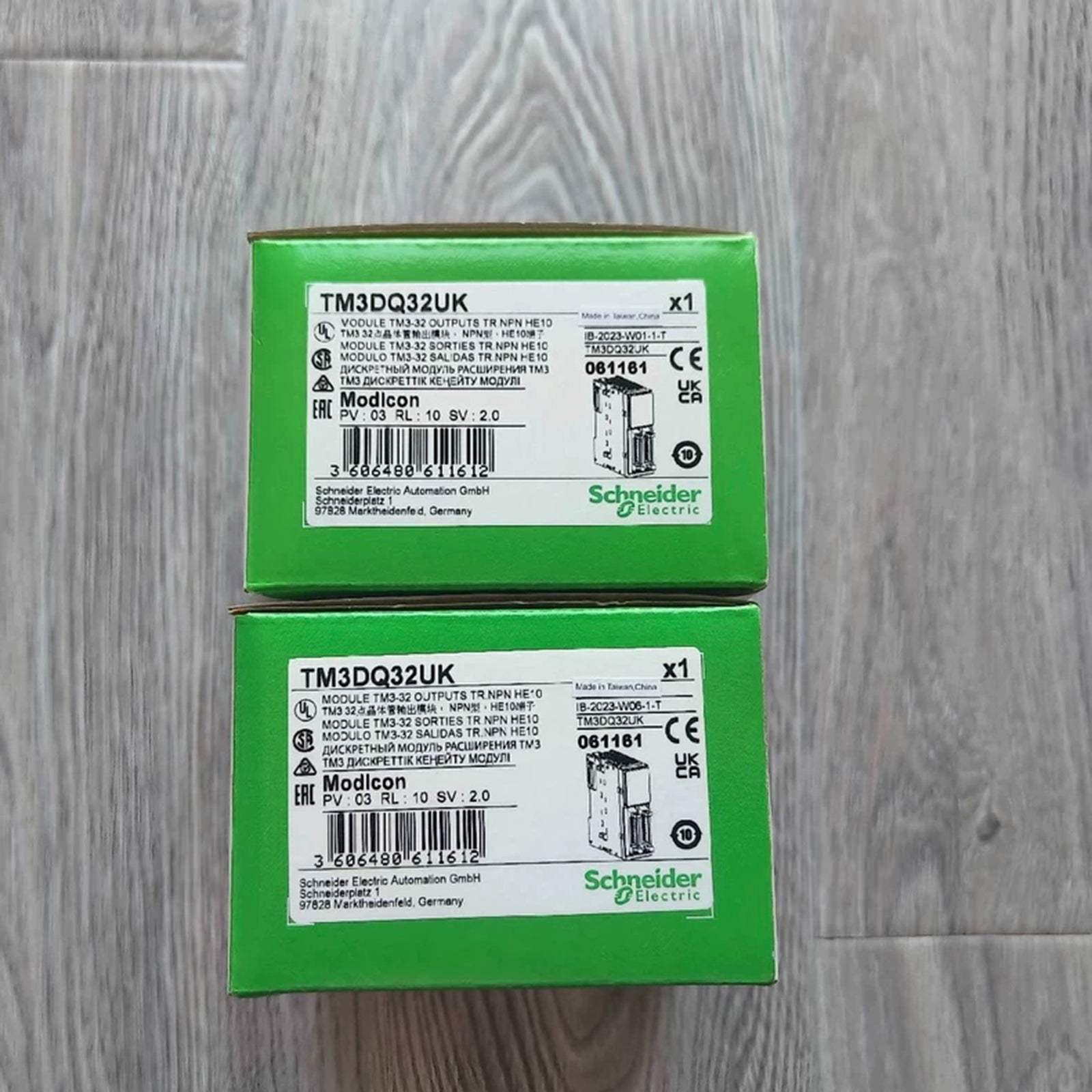 Schneider Electric TM3DQ32UK وحدة إخراج منفصلة Modicon TM3