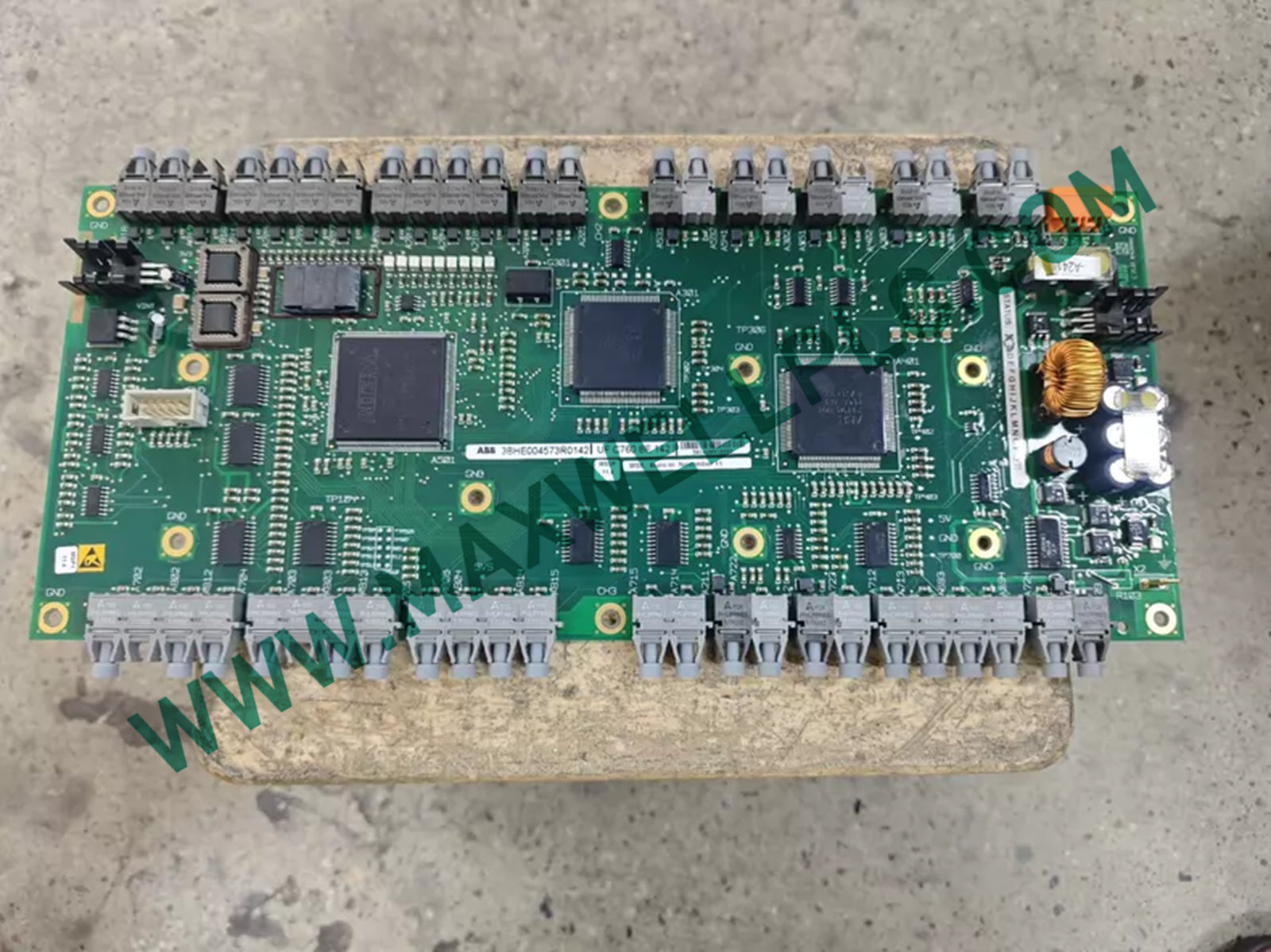 لوحة الواجهة ABB ACS6000 UF C760 BE 142 3BHE004573R0142