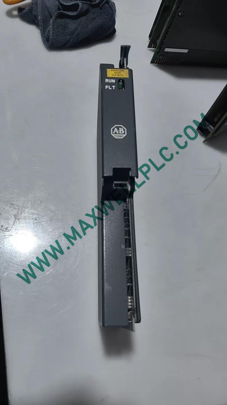 Módulo de Salida Analógica PLC Allen-Bradley Serie 1771-OFE1/B