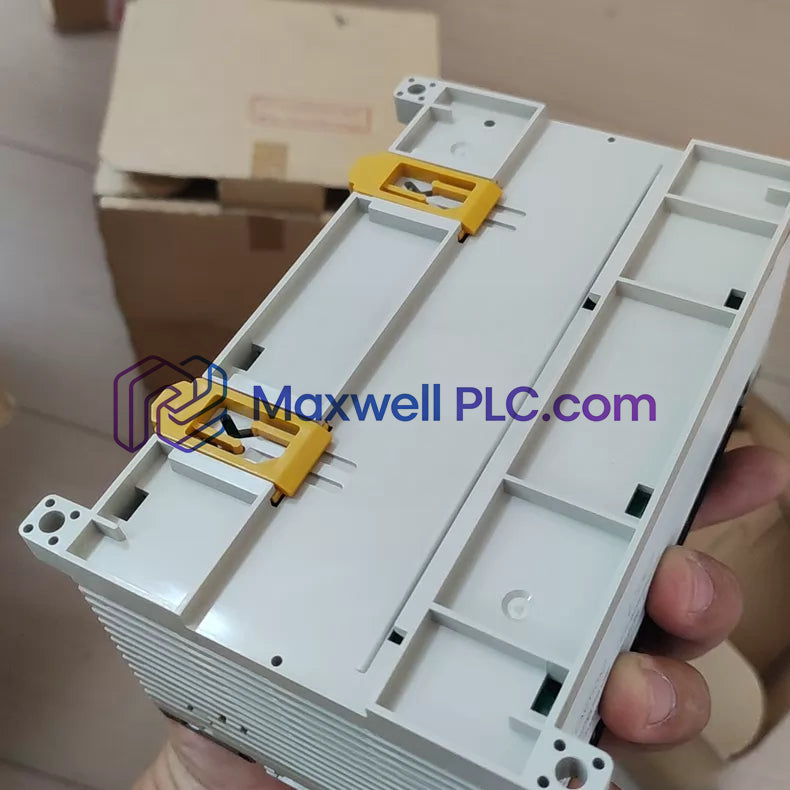 وحدة تحكم قابلة للبرمجة من أومرون، طراز CPM1A-40CDR-A-V1، سلسلة SYSMAC CPM1A