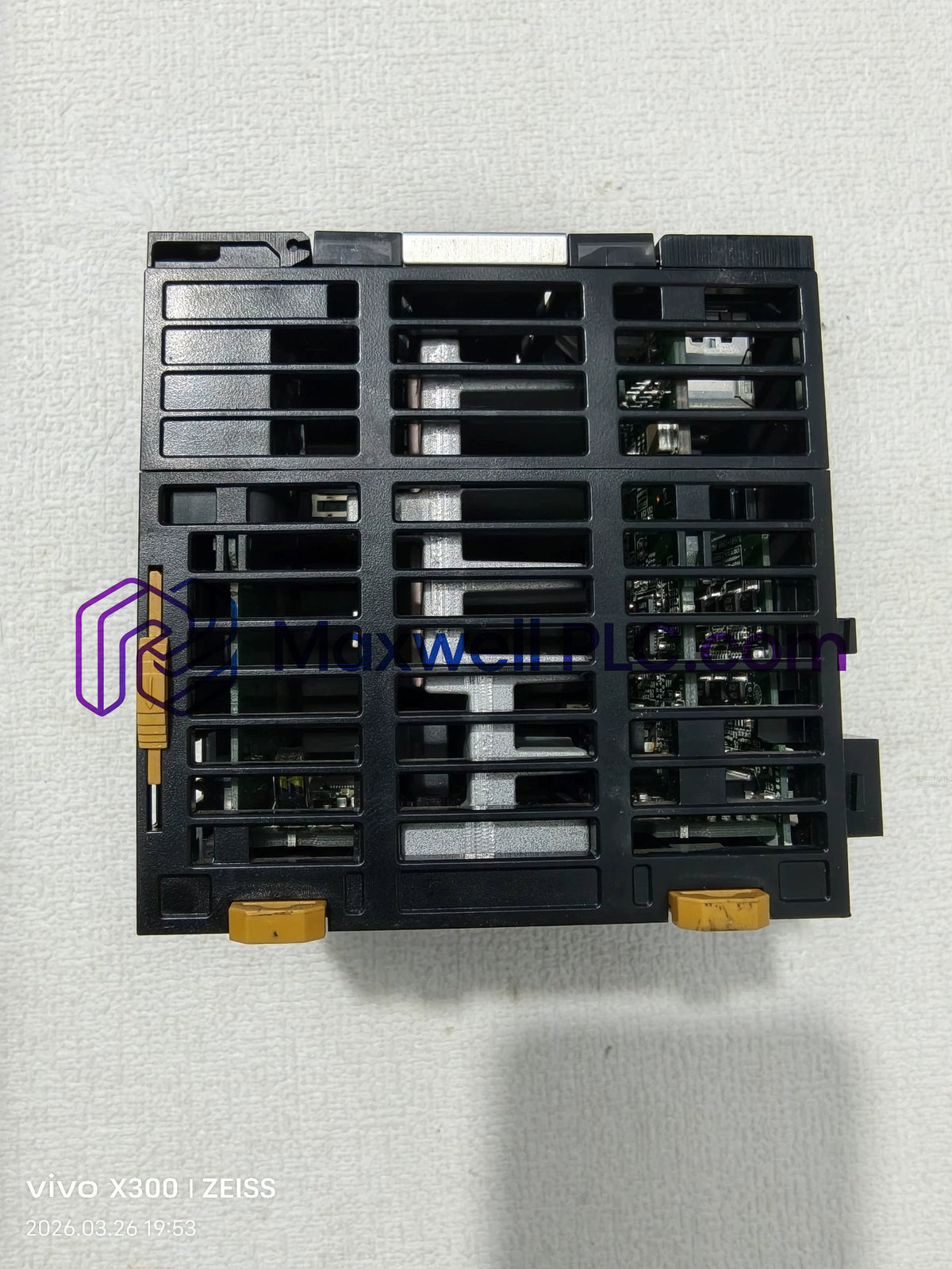 وحدة معالجة مركزية NJ301-1100 من أومرون، طراز Sysmac NJ3