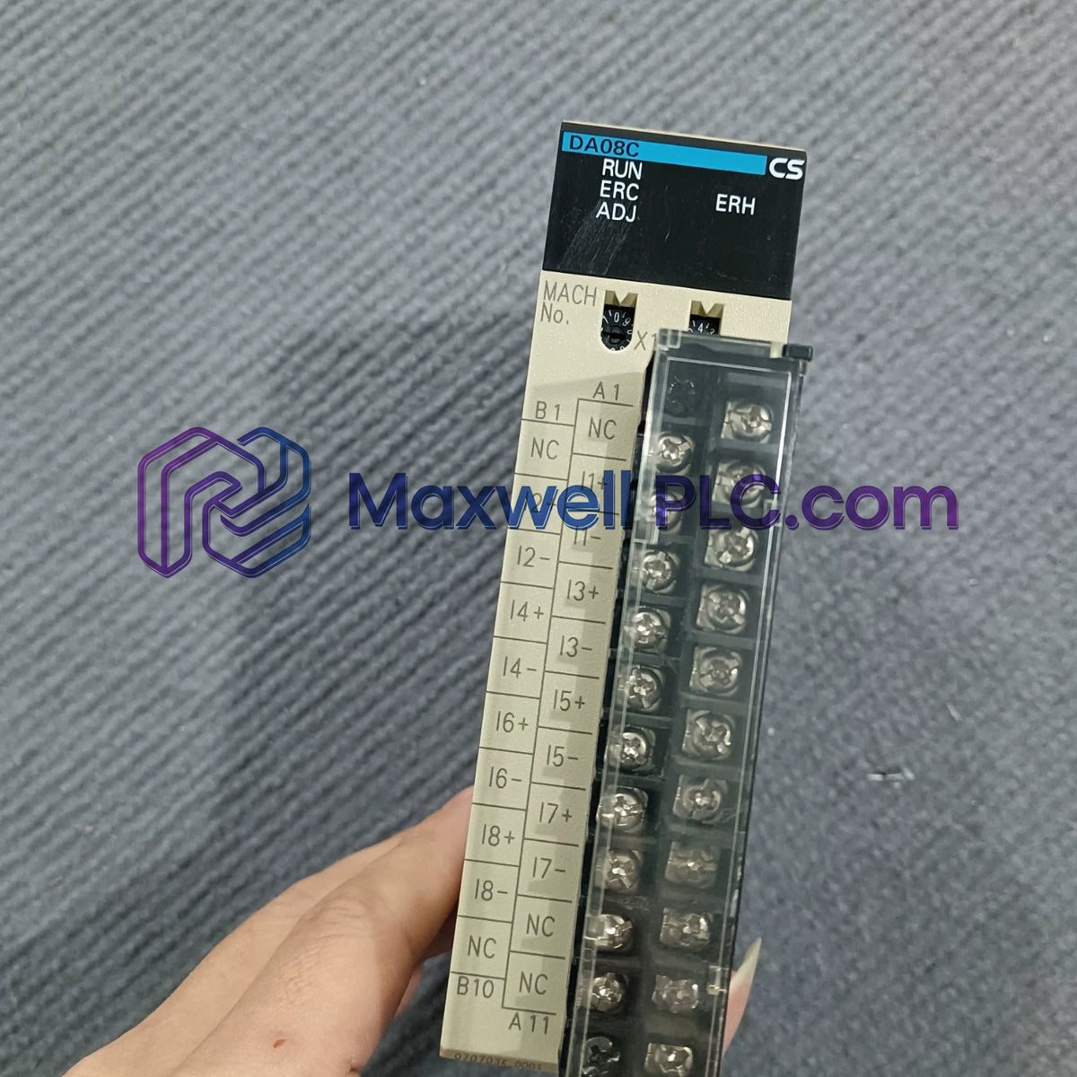 وحدة إخراج تناظري CS1W-DA08C من أومرون (سلسلة CS1)