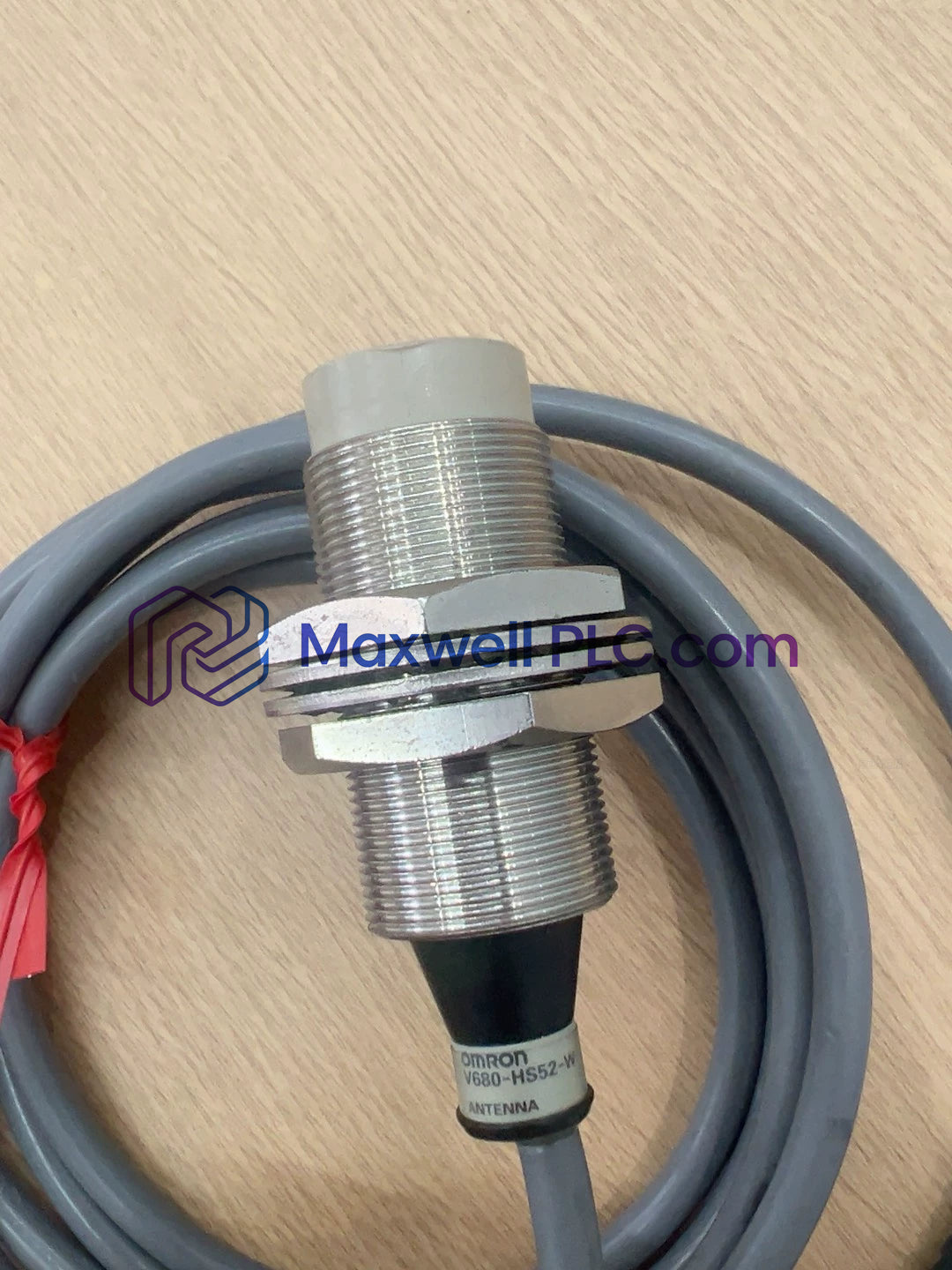 Omron V680-HS52-W Cylindrical Antenna V680 Series